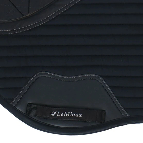 LeMieux Schabracke Softshell Grip EuroJump Schwarz L (Warmblut) 6 LeMieux Schabracke Softshell Grip EuroJump Schwarz L (Warmblut) – Bild 4