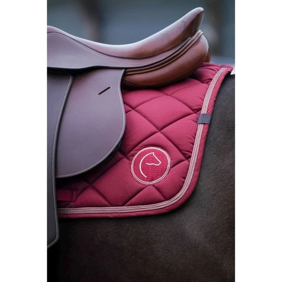 EQUITHÈME Schabracke Badge Springen Schwarz Warmblut 8 EQUITHÈME Schabracke Badge Springen Schwarz Warmblut – Bild 6