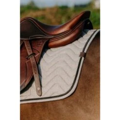 EQUITHÈME Schabracke Chevron Springen Grün Warmblut -Reitsportbedarf Verkäufe ekkia equitheme chevron sjabrak 10.9ee35c