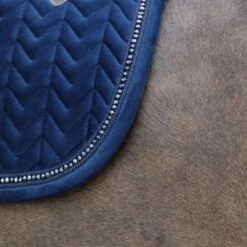 Kentucky Horsewear Kentucky Schabracke Velvet Pearls Springen Navy 23 Kentucky Horsewear Kentucky Schabracke Velvet Pearls Springen Navy -Reitsportbedarf Verkäufe kentucky 485a2240 .a8609f