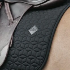 Kentucky Horsewear Kentucky Schabracke Basic Dressur Weiß Warmblut -Reitsportbedarf Verkäufe kentucky zadeldekje basic dressuur zwart 1.228bcd