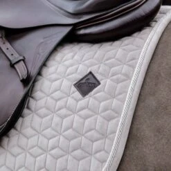 Kentucky Horsewear Kentucky Schabracke Basic Velvet Springen Beige Vollblut -Reitsportbedarf Verkäufe kentucky zadeldekje basic velvet sj beige 2.a40773