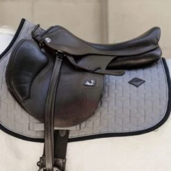 Kentucky Horsewear Kentucky Schabracke Softshell Springen Senf -Reitsportbedarf Verkäufe kentucky zadeldekje softshell springen grijs.aa2beb