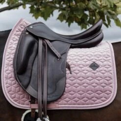 Kentucky Horsewear Kentucky Dressur Satteldecke Velvet Senffarben Warmblut 30 Kentucky Horsewear Kentucky Dressur Satteldecke Velvet Senffarben Warmblut -Reitsportbedarf Verkäufe kentucky zadeldekje velvet dressuur old rose.48d1d1