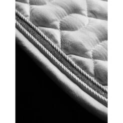 LeMieux Schabracke Crystal Suede Close Contact Braun -Reitsportbedarf Verkäufe lemieux lm crystaldetails hr 9 copy 1.8d52f4