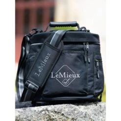 LeMieux Grooming Bag Elite Schwarz One Size 8 LeMieux Grooming Bag Elite Schwarz One Size -Reitsportbedarf Verkäufe lemieux photo 05 06 2023 11 13 51 copy.e66d50